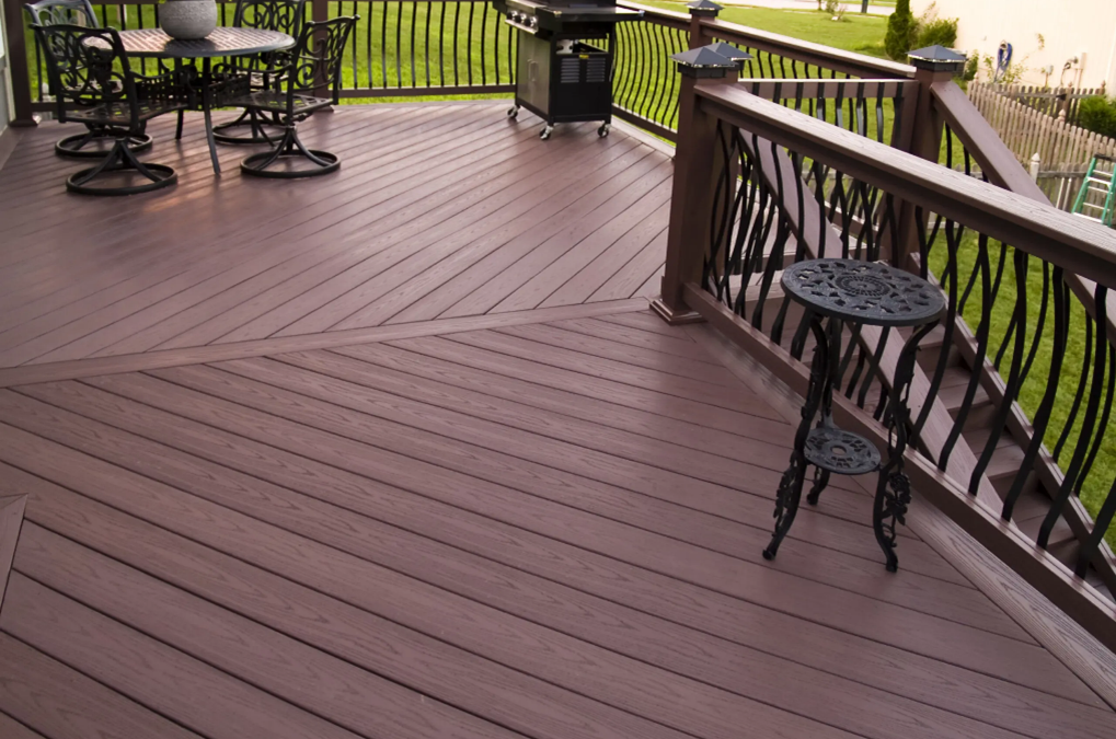 Why work with a TrexPro® Platinum deck builder?