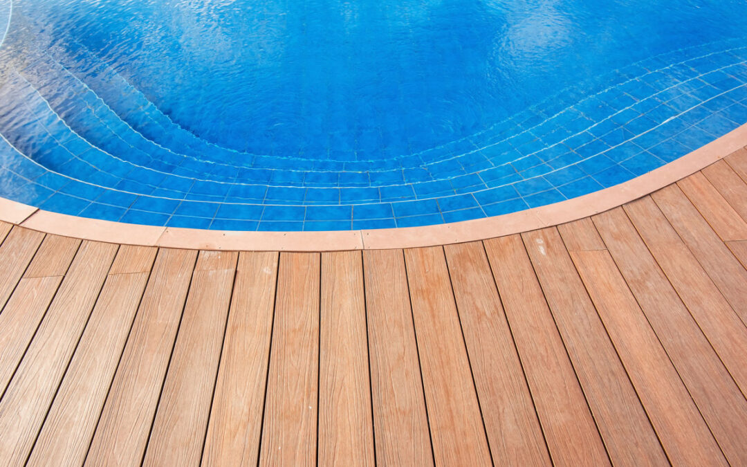 The Benefits of a Curved Deck