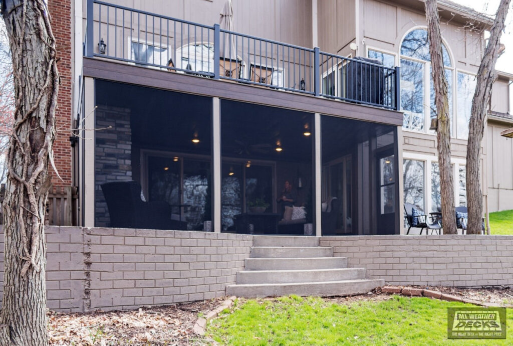 The Top Outdoor Living Trends for Kansas City Deck Builders in 2023