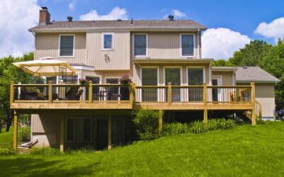 Maximizing Outdoor Living with a Custom Deck from this Leawood Deck Builder